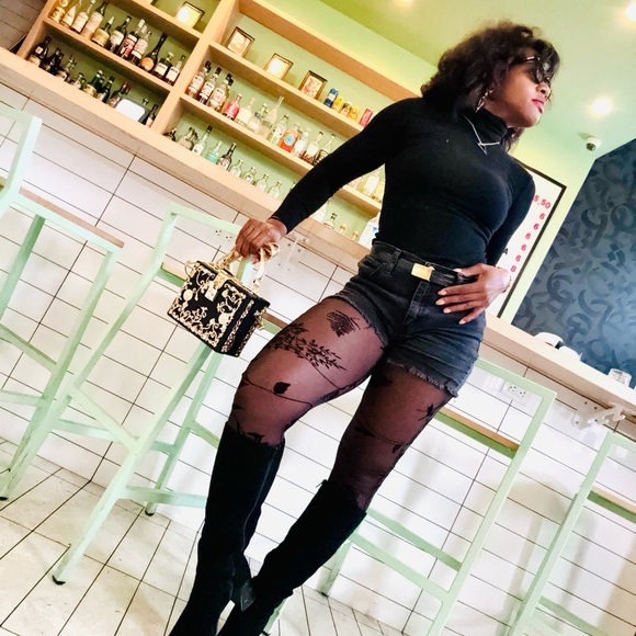 Xstravagance Designs Accessories - Floral print mesh stockings